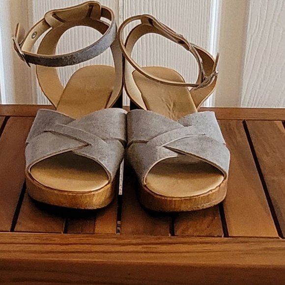 Topshop Grey Suede Wooden Block Heel Sandals - Size 7 - Worn once – Like new - Picture 7 of 11